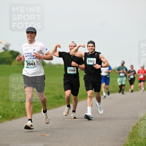 10.05.2026 - 8. Wedeler Halbmarathon Dr. Thomas Lammeyer http://msf.ph/oto/9701096 10.05.2026 11:41:47 Laufen 2043, 2004, 2002 meine-sportfotos.de