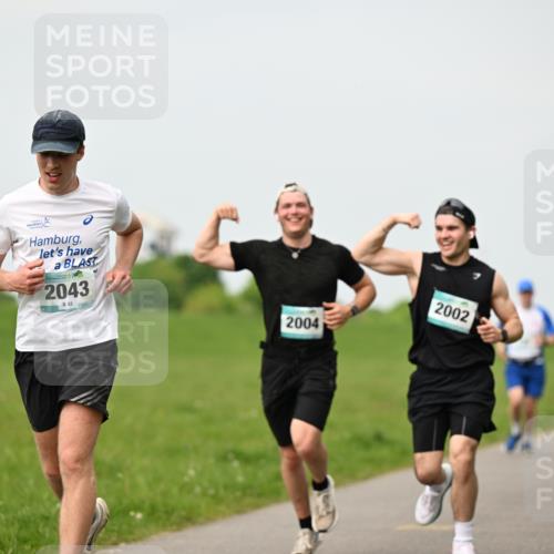 10.05.2026 - 8. Wedeler Halbmarathon Dr. Thomas Lammeyer http://msf.ph/oto/9701100 10.05.2026 11:41:48 Laufen 2043, 2004, 2002 meine-sportfotos.de
