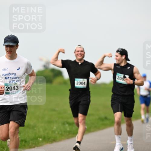 10.05.2026 - 8. Wedeler Halbmarathon Dr. Thomas Lammeyer http://msf.ph/oto/9701101 10.05.2026 11:41:49 Laufen 2043, 2004, 200 meine-sportfotos.de