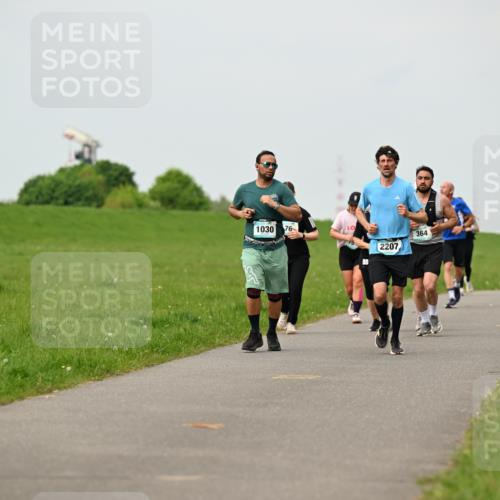 10.05.2026 - 8. Wedeler Halbmarathon Dr. Thomas Lammeyer http://msf.ph/oto/9701142 10.05.2026 11:41:58 Laufen 1030, 2207, 364 meine-sportfotos.de