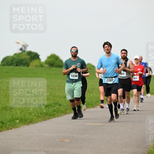 10.05.2026 - 8. Wedeler Halbmarathon Dr. Thomas Lammeyer http://msf.ph/oto/9701148 10.05.2026 11:41:59 Laufen 1030, 2207, 364, 941 meine-sportfotos.de