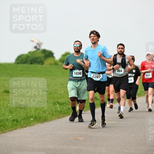 10.05.2026 - 8. Wedeler Halbmarathon Dr. Thomas Lammeyer http://msf.ph/oto/9701155 10.05.2026 11:42:00 Laufen 1030, 2207, 364, 941 meine-sportfotos.de