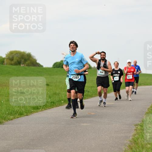 10.05.2026 - 8. Wedeler Halbmarathon Dr. Thomas Lammeyer http://msf.ph/oto/9701165 10.05.2026 11:42:02 Laufen 2207, 364, 941, 942 meine-sportfotos.de