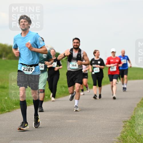 10.05.2026 - 8. Wedeler Halbmarathon Dr. Thomas Lammeyer http://msf.ph/oto/9701174 10.05.2026 11:42:03 Laufen 2207, 364, 841 meine-sportfotos.de