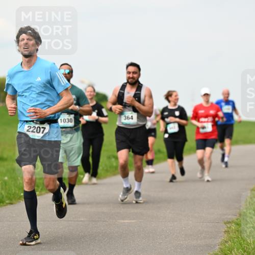 10.05.2026 - 8. Wedeler Halbmarathon Dr. Thomas Lammeyer http://msf.ph/oto/9701177 10.05.2026 11:42:03 Laufen 2207, 1030, 364 meine-sportfotos.de