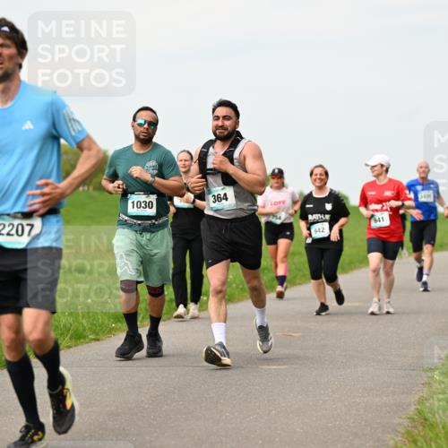 10.05.2026 - 8. Wedeler Halbmarathon Dr. Thomas Lammeyer http://msf.ph/oto/9701178 10.05.2026 11:42:04 Laufen 1030, 364, 2207, 941, 942 meine-sportfotos.de