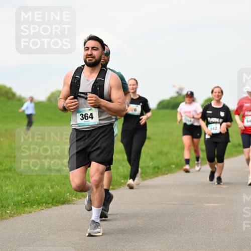 10.05.2026 - 8. Wedeler Halbmarathon Dr. Thomas Lammeyer http://msf.ph/oto/9701188 10.05.2026 11:42:05 Laufen 364, 941 meine-sportfotos.de