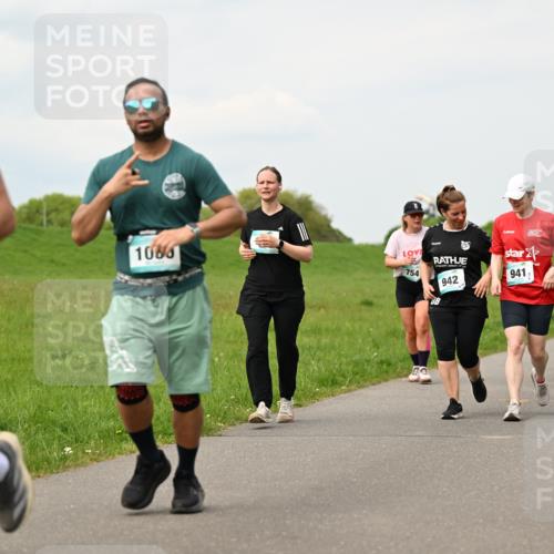 10.05.2026 - 8. Wedeler Halbmarathon Dr. Thomas Lammeyer http://msf.ph/oto/9701196 10.05.2026 11:42:06 Laufen 364, 1080, 1020, 754, 942, 941 meine-sportfotos.de
