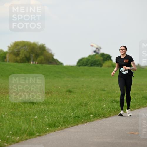 10.05.2026 - 8. Wedeler Halbmarathon Dr. Thomas Lammeyer http://msf.ph/oto/9701220 10.05.2026 11:42:12 Laufen 2026 meine-sportfotos.de