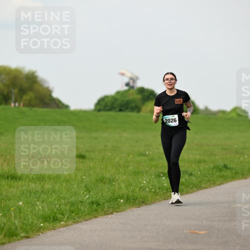 10.05.2026 - 8. Wedeler Halbmarathon Dr. Thomas Lammeyer http://msf.ph/oto/9701222 10.05.2026 11:42:13 Laufen 2026 meine-sportfotos.de