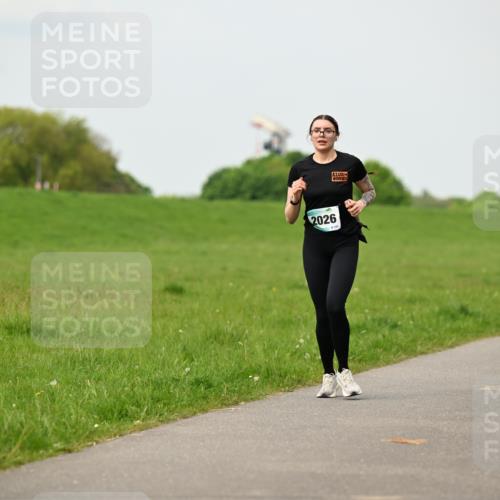 10.05.2026 - 8. Wedeler Halbmarathon Dr. Thomas Lammeyer http://msf.ph/oto/9701229 10.05.2026 11:42:13 Laufen 2026 meine-sportfotos.de
