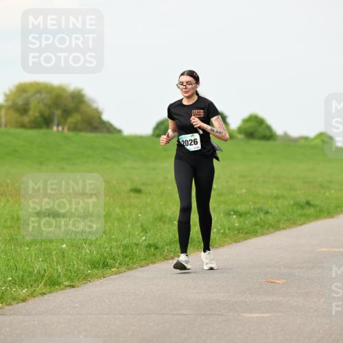 10.05.2026 - 8. Wedeler Halbmarathon Dr. Thomas Lammeyer http://msf.ph/oto/9701241 10.05.2026 11:42:15 Laufen 2026, 120 meine-sportfotos.de