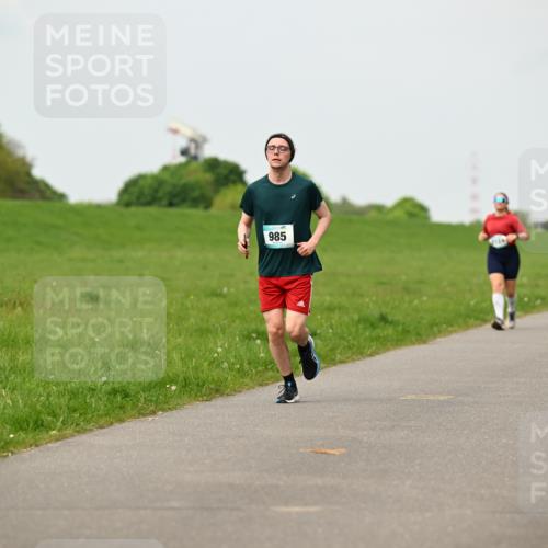 10.05.2026 - 8. Wedeler Halbmarathon Dr. Thomas Lammeyer http://msf.ph/oto/9701250 10.05.2026 11:42:21 Laufen 985 meine-sportfotos.de