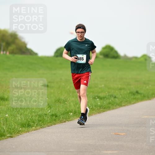 10.05.2026 - 8. Wedeler Halbmarathon Dr. Thomas Lammeyer http://msf.ph/oto/9701257 10.05.2026 11:42:22 Laufen 985 meine-sportfotos.de