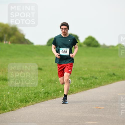 10.05.2026 - 8. Wedeler Halbmarathon Dr. Thomas Lammeyer http://msf.ph/oto/9701259 10.05.2026 11:42:22 Laufen 985 meine-sportfotos.de