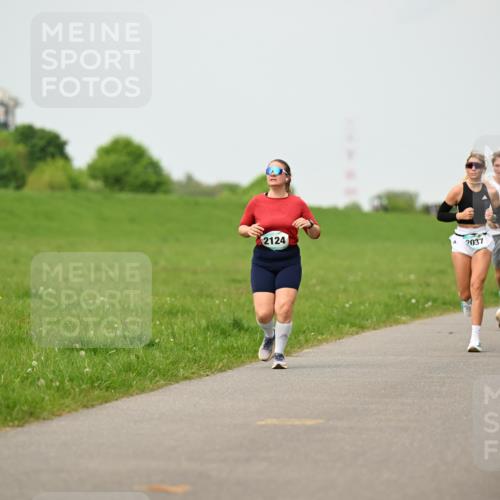 10.05.2026 - 8. Wedeler Halbmarathon Dr. Thomas Lammeyer http://msf.ph/oto/9701262 10.05.2026 11:42:25 Laufen 2124, 2037, 179 meine-sportfotos.de