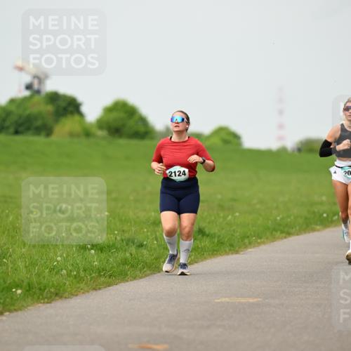 10.05.2026 - 8. Wedeler Halbmarathon Dr. Thomas Lammeyer http://msf.ph/oto/9701272 10.05.2026 11:42:26 Laufen 2124, 2037 meine-sportfotos.de