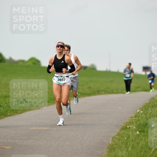 10.05.2026 - 8. Wedeler Halbmarathon Dr. Thomas Lammeyer http://msf.ph/oto/9701281 10.05.2026 11:42:28 Laufen 2124, 2037 meine-sportfotos.de