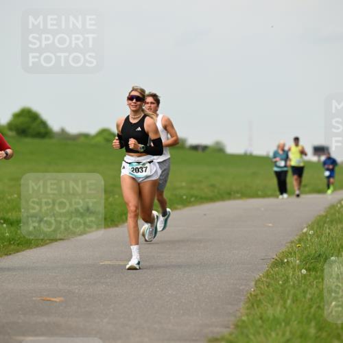 10.05.2026 - 8. Wedeler Halbmarathon Dr. Thomas Lammeyer http://msf.ph/oto/9701288 10.05.2026 11:42:29 Laufen 2124, 2037 meine-sportfotos.de