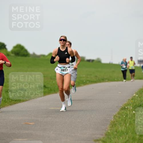 10.05.2026 - 8. Wedeler Halbmarathon Dr. Thomas Lammeyer http://msf.ph/oto/9701289 10.05.2026 11:42:29 Laufen 2124, 2037 meine-sportfotos.de