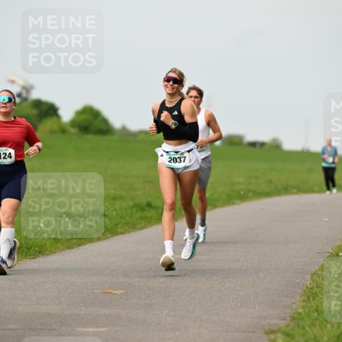 10.05.2026 - 8. Wedeler Halbmarathon Dr. Thomas Lammeyer http://msf.ph/oto/9701293 10.05.2026 11:42:29 Laufen 2124, 2037 meine-sportfotos.de
