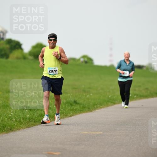 10.05.2026 - 8. Wedeler Halbmarathon Dr. Thomas Lammeyer http://msf.ph/oto/9701320 10.05.2026 11:42:42 Laufen 2072 meine-sportfotos.de