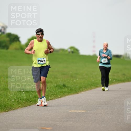 10.05.2026 - 8. Wedeler Halbmarathon Dr. Thomas Lammeyer http://msf.ph/oto/9701323 10.05.2026 11:42:42 Laufen 2072 meine-sportfotos.de
