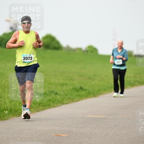 10.05.2026 - 8. Wedeler Halbmarathon Dr. Thomas Lammeyer http://msf.ph/oto/9701332 10.05.2026 11:42:43 Laufen 2072 meine-sportfotos.de