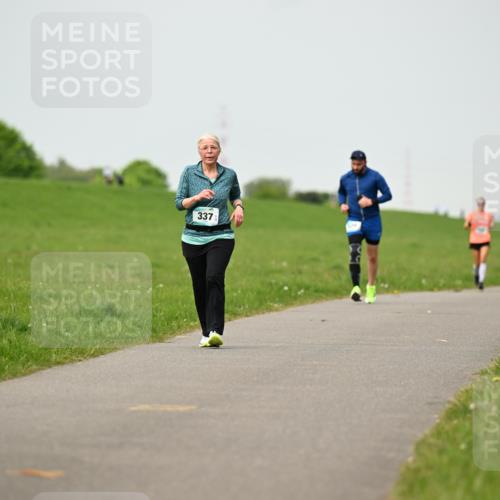 10.05.2026 - 8. Wedeler Halbmarathon Dr. Thomas Lammeyer http://msf.ph/oto/9701333 10.05.2026 11:42:45 Laufen 337 meine-sportfotos.de