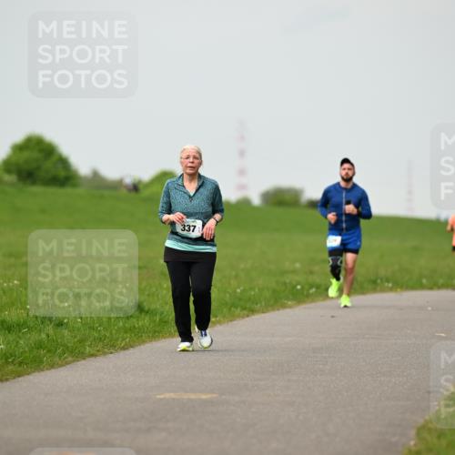10.05.2026 - 8. Wedeler Halbmarathon Dr. Thomas Lammeyer http://msf.ph/oto/9701343 10.05.2026 11:42:46 Laufen 337 meine-sportfotos.de