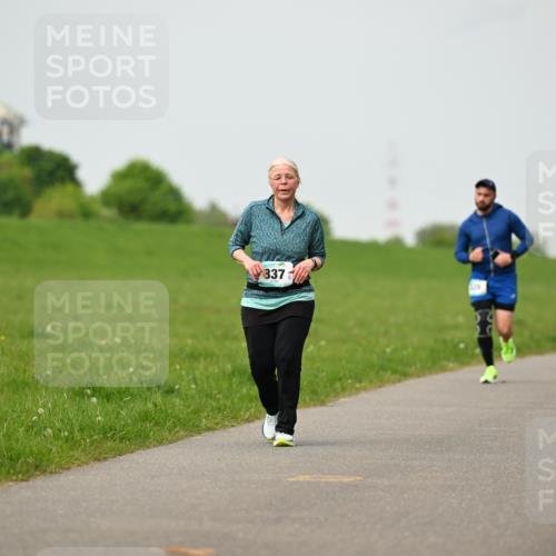 10.05.2026 - 8. Wedeler Halbmarathon Dr. Thomas Lammeyer http://msf.ph/oto/9701356 10.05.2026 11:42:48 Laufen 337 meine-sportfotos.de