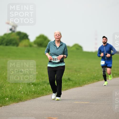 10.05.2026 - 8. Wedeler Halbmarathon Dr. Thomas Lammeyer http://msf.ph/oto/9701367 10.05.2026 11:42:49 Laufen 337 meine-sportfotos.de