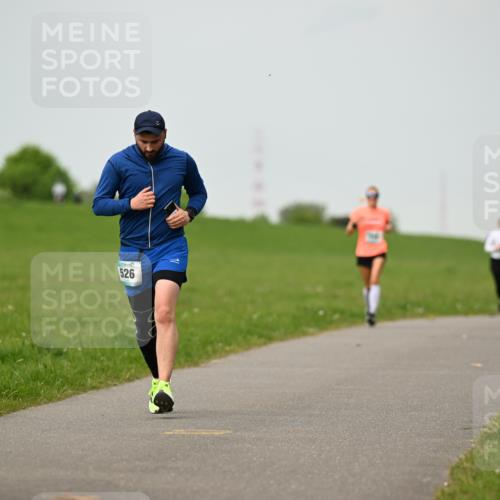 10.05.2026 - 8. Wedeler Halbmarathon Dr. Thomas Lammeyer http://msf.ph/oto/9701374 10.05.2026 11:42:53 Laufen 526 meine-sportfotos.de