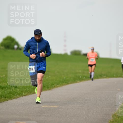 10.05.2026 - 8. Wedeler Halbmarathon Dr. Thomas Lammeyer http://msf.ph/oto/9701375 10.05.2026 11:42:53 Laufen 526 meine-sportfotos.de