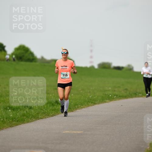 10.05.2026 - 8. Wedeler Halbmarathon Dr. Thomas Lammeyer http://msf.ph/oto/9701390 10.05.2026 11:42:59 Laufen 715 meine-sportfotos.de