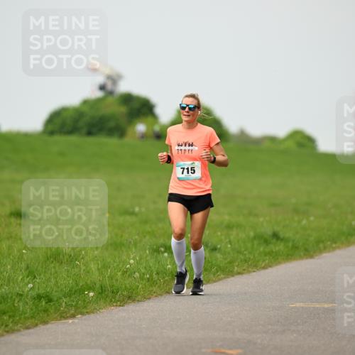 10.05.2026 - 8. Wedeler Halbmarathon Dr. Thomas Lammeyer http://msf.ph/oto/9701403 10.05.2026 11:43:01 Laufen 715 meine-sportfotos.de