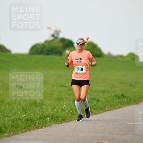 10.05.2026 - 8. Wedeler Halbmarathon Dr. Thomas Lammeyer http://msf.ph/oto/9701407 10.05.2026 11:43:01 Laufen 715 meine-sportfotos.de