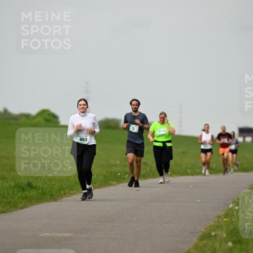 10.05.2026 - 8. Wedeler Halbmarathon Dr. Thomas Lammeyer http://msf.ph/oto/9701421 10.05.2026 11:43:10 Laufen 663, 2174 meine-sportfotos.de