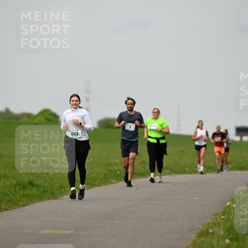 10.05.2026 - 8. Wedeler Halbmarathon Dr. Thomas Lammeyer http://msf.ph/oto/9701425 10.05.2026 11:43:11 Laufen 663, 2174 meine-sportfotos.de