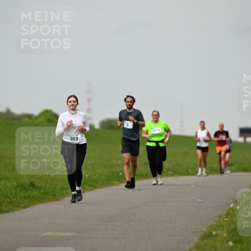 10.05.2026 - 8. Wedeler Halbmarathon Dr. Thomas Lammeyer http://msf.ph/oto/9701427 10.05.2026 11:43:11 Laufen 663, 2174 meine-sportfotos.de