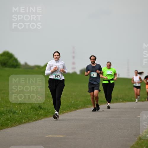 10.05.2026 - 8. Wedeler Halbmarathon Dr. Thomas Lammeyer http://msf.ph/oto/9701433 10.05.2026 11:43:12 Laufen 663 meine-sportfotos.de