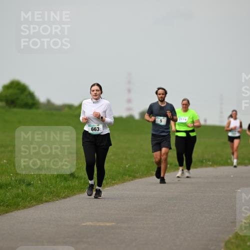 10.05.2026 - 8. Wedeler Halbmarathon Dr. Thomas Lammeyer http://msf.ph/oto/9701436 10.05.2026 11:43:12 Laufen 2174, 663 meine-sportfotos.de