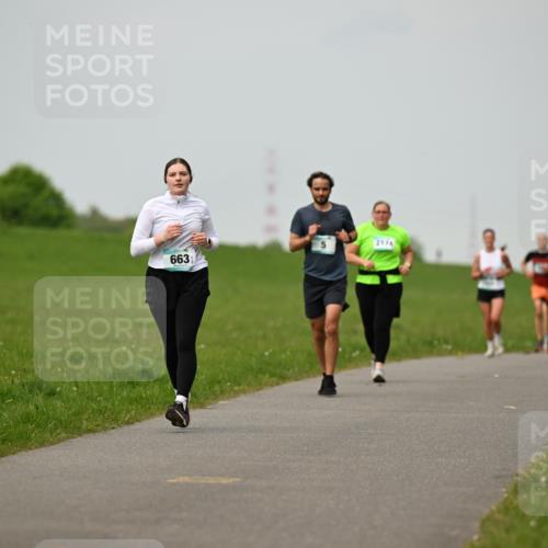 10.05.2026 - 8. Wedeler Halbmarathon Dr. Thomas Lammeyer http://msf.ph/oto/9701440 10.05.2026 11:43:13 Laufen 2174, 663 meine-sportfotos.de