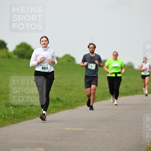 10.05.2026 - 8. Wedeler Halbmarathon Dr. Thomas Lammeyer http://msf.ph/oto/9701452 10.05.2026 11:43:14 Laufen 2576, 663 meine-sportfotos.de