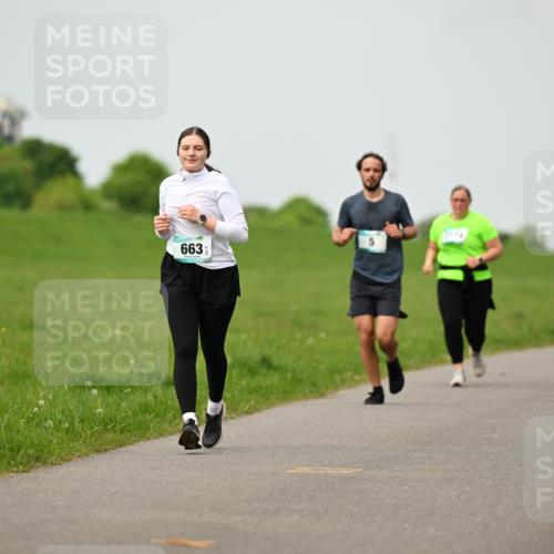 10.05.2026 - 8. Wedeler Halbmarathon Dr. Thomas Lammeyer http://msf.ph/oto/9701454 10.05.2026 11:43:15 Laufen 663 meine-sportfotos.de