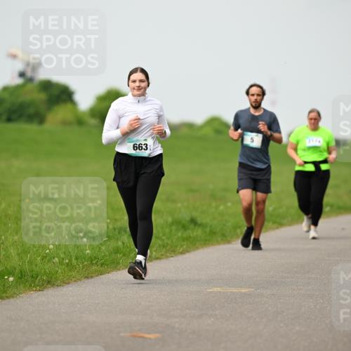 10.05.2026 - 8. Wedeler Halbmarathon Dr. Thomas Lammeyer http://msf.ph/oto/9701458 10.05.2026 11:43:15 Laufen 663 meine-sportfotos.de