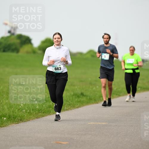 10.05.2026 - 8. Wedeler Halbmarathon Dr. Thomas Lammeyer http://msf.ph/oto/9701459 10.05.2026 11:43:15 Laufen 663 meine-sportfotos.de