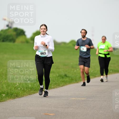 10.05.2026 - 8. Wedeler Halbmarathon Dr. Thomas Lammeyer http://msf.ph/oto/9701460 10.05.2026 11:43:15 Laufen 663 meine-sportfotos.de