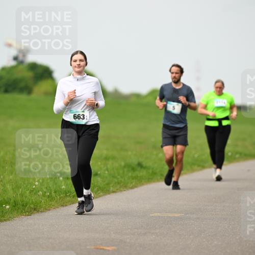 10.05.2026 - 8. Wedeler Halbmarathon Dr. Thomas Lammeyer http://msf.ph/oto/9701463 10.05.2026 11:43:16 Laufen 663 meine-sportfotos.de
