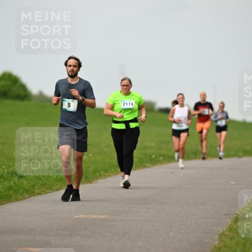 10.05.2026 - 8. Wedeler Halbmarathon Dr. Thomas Lammeyer http://msf.ph/oto/9701468 10.05.2026 11:43:17 Laufen 663, 2174 meine-sportfotos.de